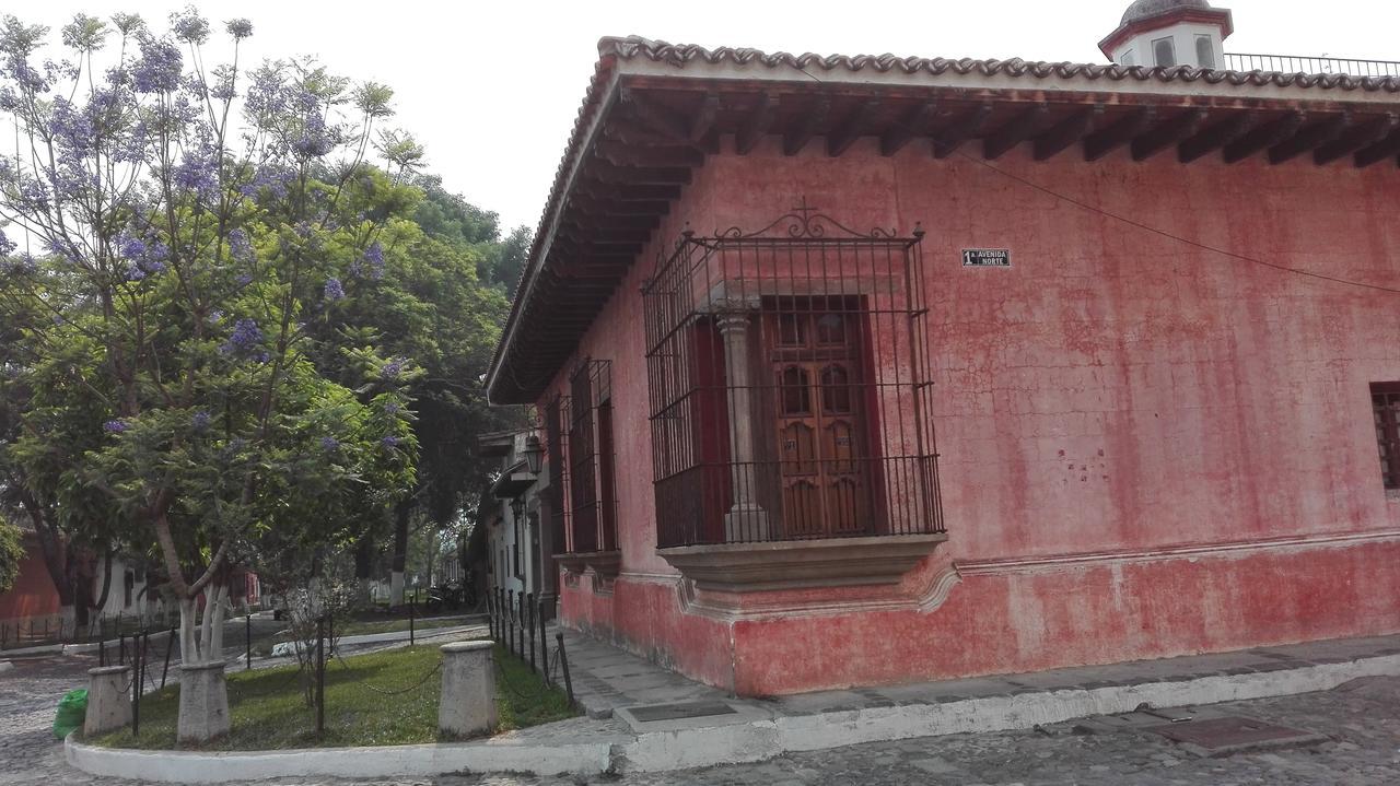 La Casa De La Alameda Antigua Exterior photo