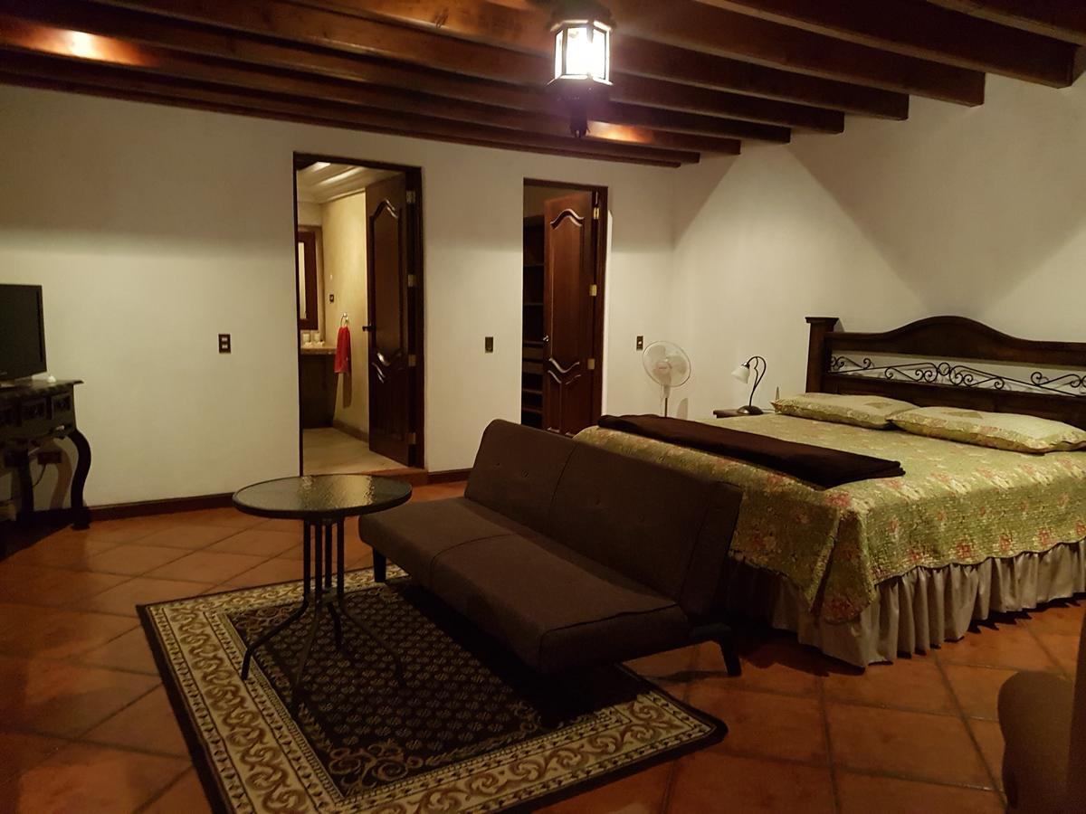 La Casa De La Alameda Antigua Exterior photo