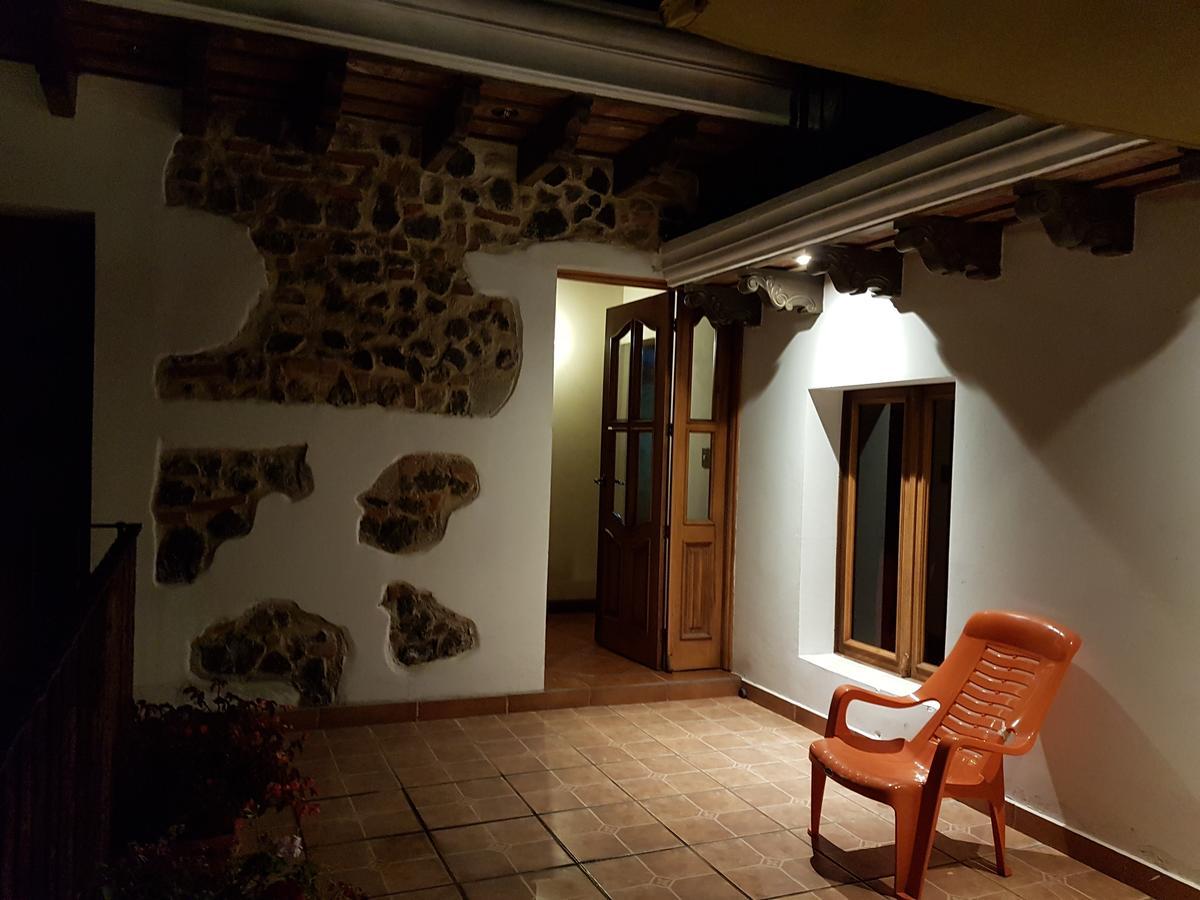 La Casa De La Alameda Antigua Exterior photo